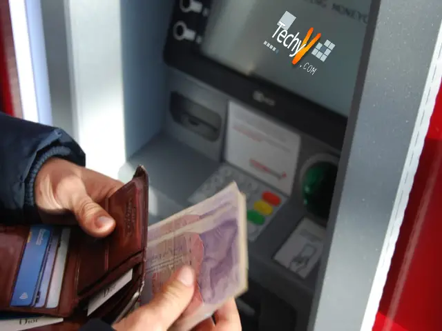 How Technology Is Transforming The Banking Experience