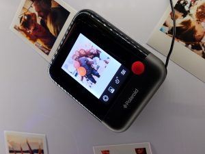 Polaroid-Pop-comes-with-three-color-modes