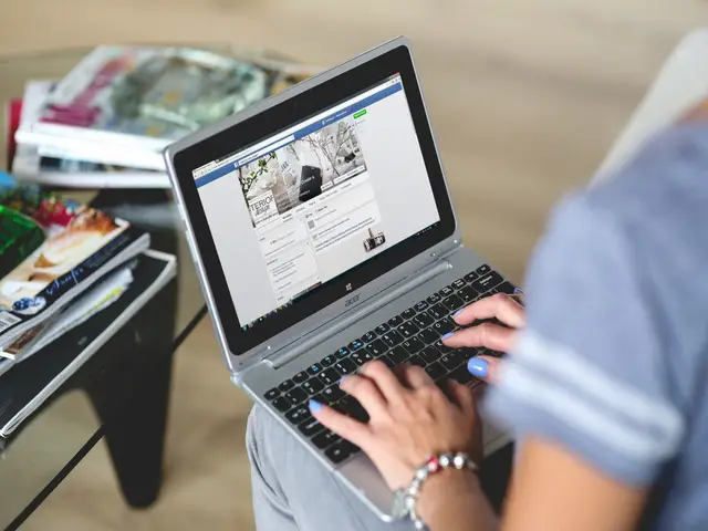 How To Seamlessly Direct Traffic To Your Brand’s Website Through Your Social Media Content