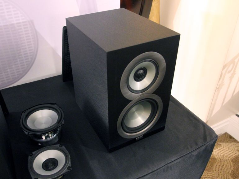 elac-uni-fi-ub5-speaker